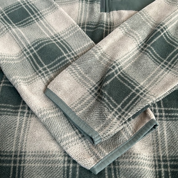 Duluth Trading Co green relaxed fit checkpoint fleece mock neck zip pullover - Picture 15 of 16